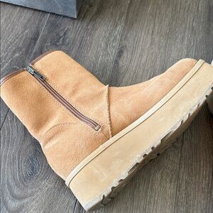 UGG Tan Suede Platform all season Boots